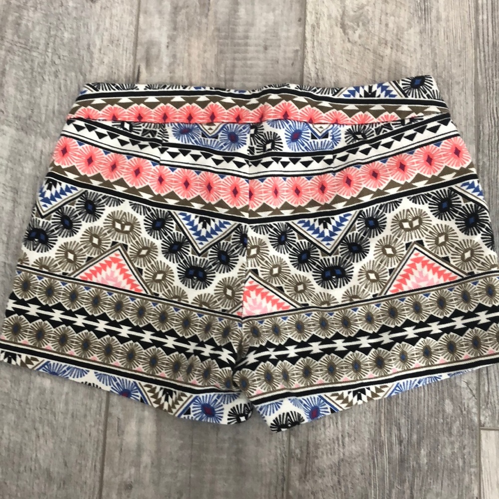 Patterned shorts - Picture 2 of 4
